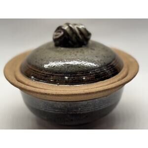 Art Pottery Studio Casserole Stoneware Pot Dish with Lid Signed Brown 7"